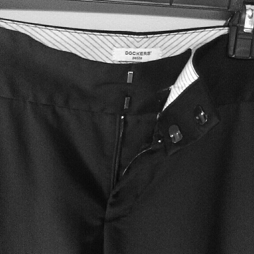 Dockers Black Ladies Petite Curvey Dress Pants